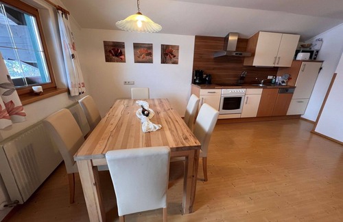 Piesendorf Villa | Beautiful apartment in villa for 5 guests with WIFI, TV and terrace