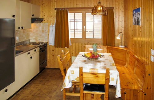 Saas-Balen House | Beautiful apartment in villa for 6 people with WIFI, TV, patio, pets allowed and parking