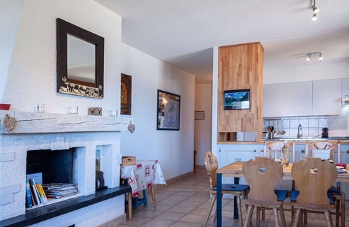 Salins Apartment | Beautiful apartment for 6 people with WIFI, TV and balcony