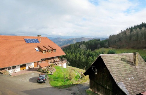 Hofstetten Apartment | Beautiful apartment for 4 guests with WIFI, TV, patio and pets allowed