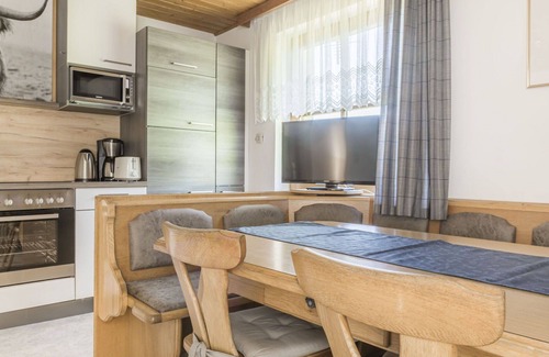 Huettau Apartment | Beautiful apartment for 6 people with TV and balcony
