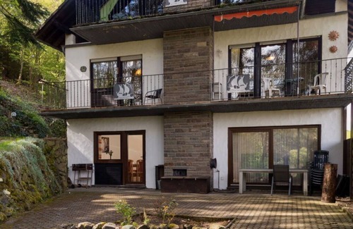 Immerath Apartment | Beautiful apartment for 7 people with WIFI, TV, terrace and pets allowed