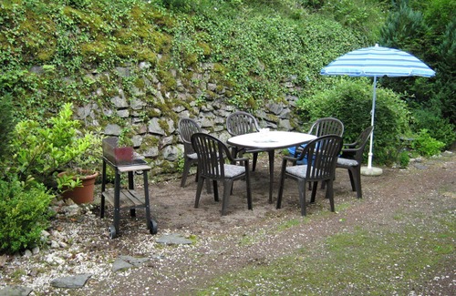 Immerath Apartment | Beautiful apartment for 7 people with WIFI, TV, terrace and pets allowed