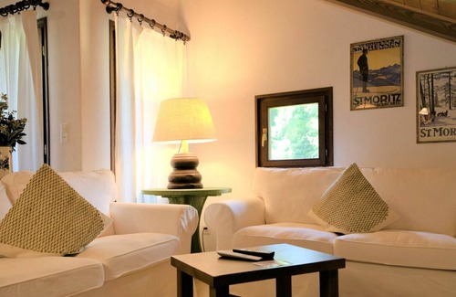 Surlej Apartment | Beautiful apartment for 4 people with WIFI, TV, balcony, pets allowed, panoramic view and parking