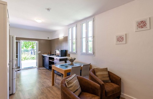 Cervione Apartment | Beautiful apartment for 4 guests with A/C, WIFI, TV, terrace, pets allowed and panoramic view