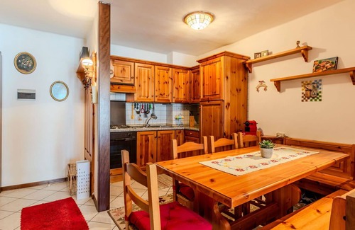 Ragoli Apartment | Beautiful apartment for 6 people with WIFI, TV and balcony