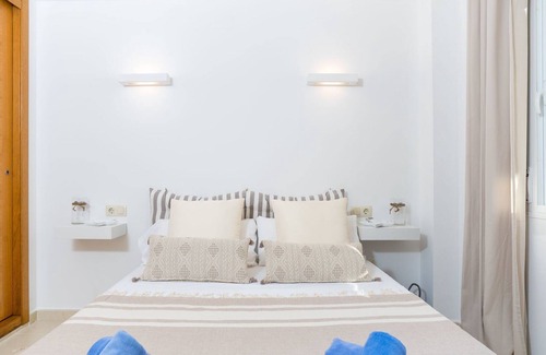 Cumbre del Sol Apartment | Beautiful apartment for 4 guests with pool, A/C, WIFI, TV, patio and parking