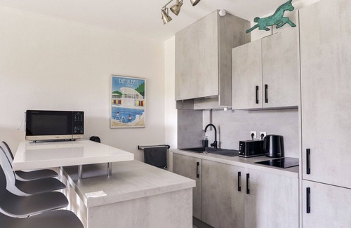 Liberation Apartment | Beautiful apartment for 4 people with WIFI, A/C, TV, terrace and pets allowed