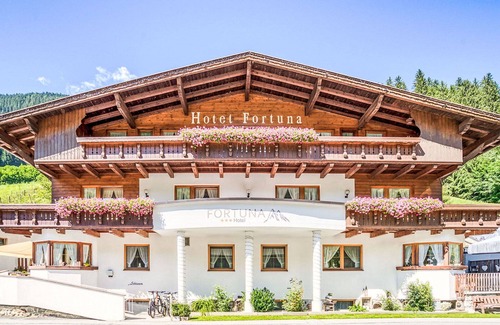 Kappl Apartment | Beautiful apartment for 6 people with WIFI, TV, terrace and pets allowed