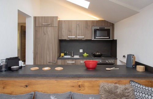 Falera Apartment | Beautiful apartment for 4 people with WIFI, pool, TV, balcony, pets allowed and panoramic view