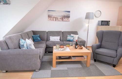 Norddeich Apartment | Beautiful apartment for 4 guests with WIFI, TV and balcony