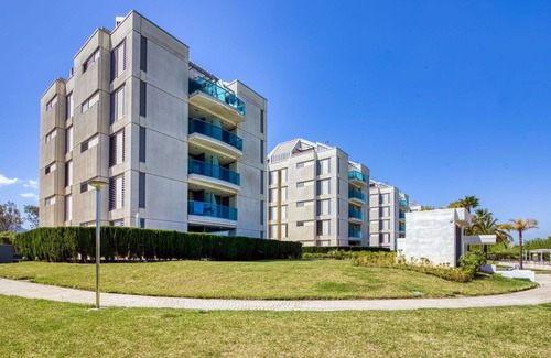 Vergel Apartment | Beautiful apartment for 2 people with A/C, WIFI, pool, TV, terrace and pets allowed