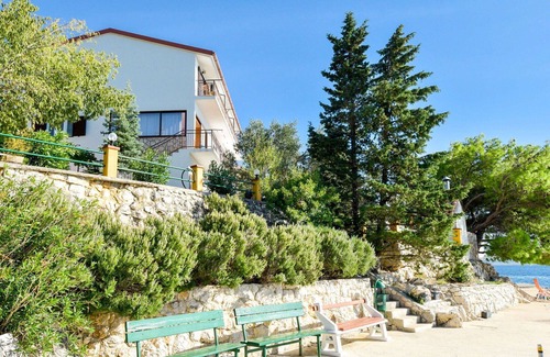 Tribanj Apartment | Beautiful apartment for 4 people with WIFI, A/C, TV and terrace