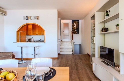 Ispra Apartment | Beautiful apartment for 4 guests with A/C, WIFI, TV and terrace