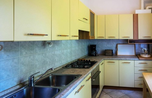 Luino Apartment | Beautiful apartment for 4 guests with pool, WIFI, TV and balcony