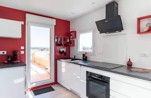 Le Pradet Apartment | Beautiful apartment for 4 people with A/C, WIFI, TV, terrace and panoramic view