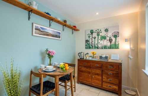Drumnadrochit Apartment | Beautiful apartment for 2 guests with WIFI and patio