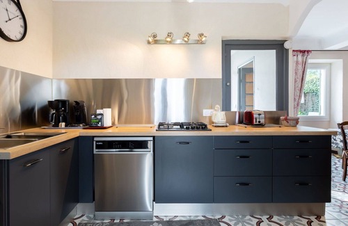 Menerbes House | Beautiful apartment in villa for 2 guests with WIFI, TV and patio