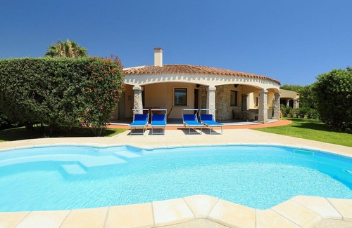 Costa Rei House | Beautiful apartment in villa for 8 guests with A/C, private pool, WIFI, TV, terrace and parking