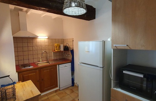 Viens Apartment | Beautiful apartment in a Provencal farmhouse with swimming pool, ideal for family or friends