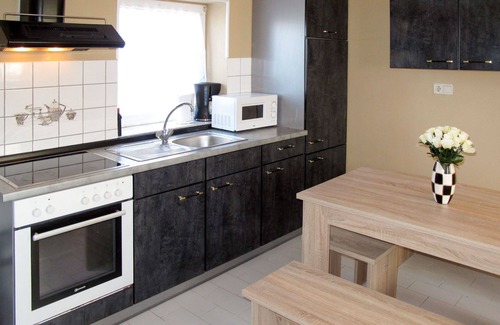 Verchen House | Beautiful apartment in villa for 4 people with WIFI, TV, patio and pets allowed