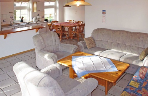 Bunde House | Beautiful apartment in villa for 7 people with WIFI, TV, terrace and pets allowed