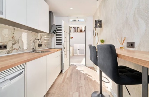 Almunecar Apartment | Beautiful apartment in Almuñecar, 7 minutes from the beach.