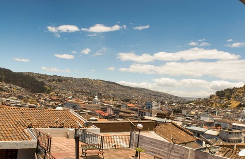 Quito Historic Center Apartment | Beautiful apartment in the heart of Quito downtown! Balcony with stunning view .