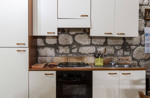 Bagnoregio Villa | Beautiful apartment in villa for 8 guests with pool, WIFI, TV, patio and pets allowed