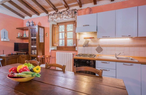 Cutigliano Apartment | Beautiful apartment for 6 people with pool, WIFI, TV, veranda and pets allowed
