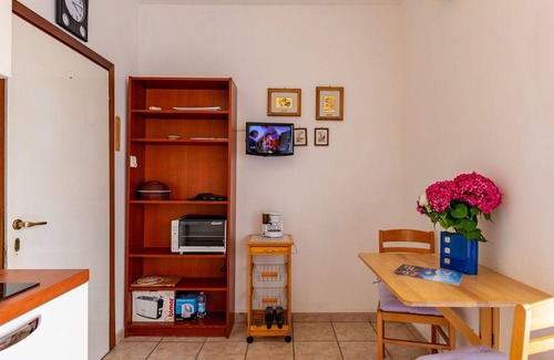 Germignaga Apartment | Beautiful apartment for 2 people with pool, A/C, WIFI and terrace