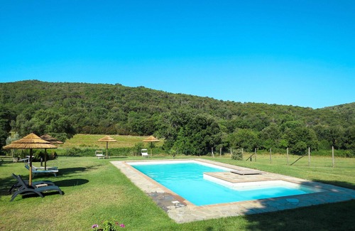 Montorsaio House | Beautiful apartment in villa for 4 guests with pool, WIFI, TV, patio, pets allowed and parking