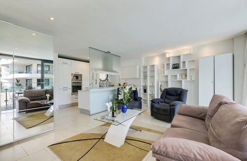 Palm-Mar Apartment | Beautiful Apartment “Luxury Las Olas” with Shared Pool, Balconies & WiFi