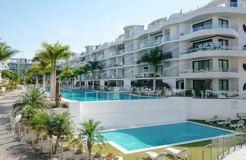 Palm-Mar Apartment | Beautiful Apartment “Luxury Las Olas” with Shared Pool, Balconies & WiFi