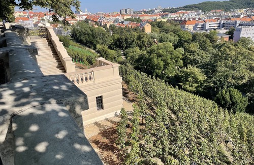 Vrsovice Apartment | Beautiful apartment near historic city centre