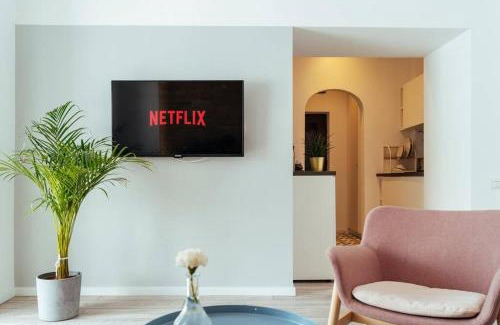 Bucharest City-Centre Apartment | Beautiful Apartment - Top Location + Netflix