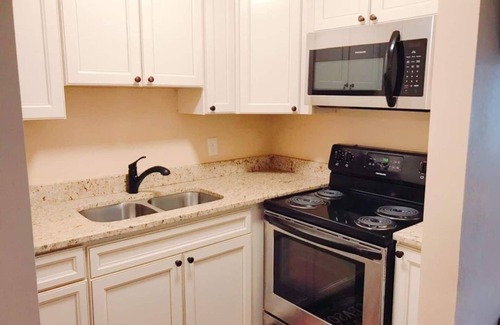 Greensboro Apartment | Beautiful Apartment in Historic Downtown Area!