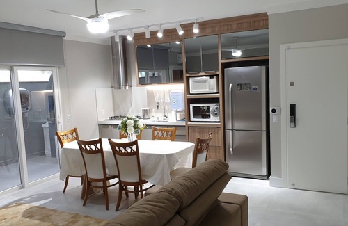 Centro Apartment | Beautiful Apt of 2 dormitories in the Center of Bombinhas to 300mts of the beach