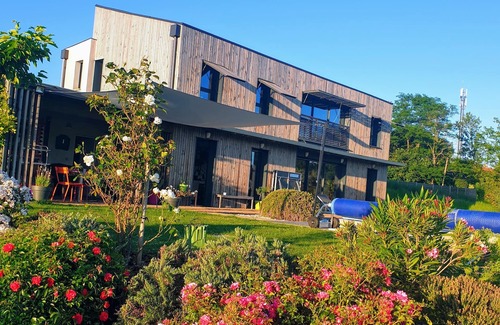 Lanta House | Beautiful architect-designed house with all comforts