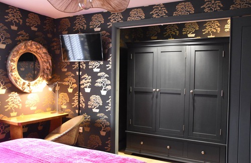 Ford Bed & Breakfast | Beautiful Arundel, Goodwood, Fontwell, the South Downs and seaside, all nearby