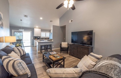 Ahwatukee Foothills House | Beautiful Backyard, Quiet- Kachina Desert Oasis Superhost