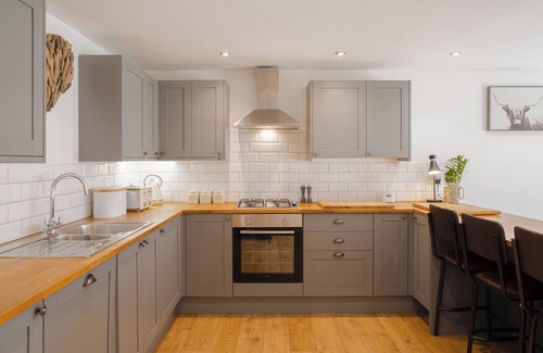 Cropthorne House | Beautiful Barn Conversion-Escape for 12