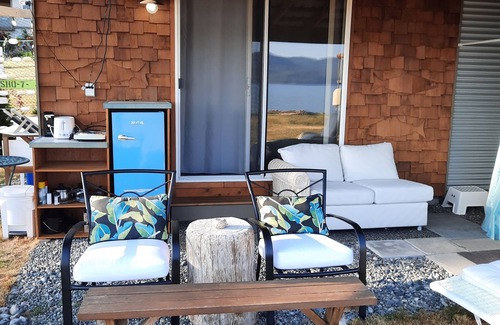 Sliammon Cabin | Beautiful Beach Cabana with ALL the amenities, right on the Ocean!