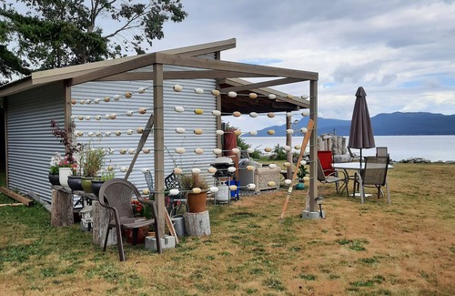 Sliammon Cabin | Beautiful Beach Cabana with ALL the amenities, right on the Ocean!