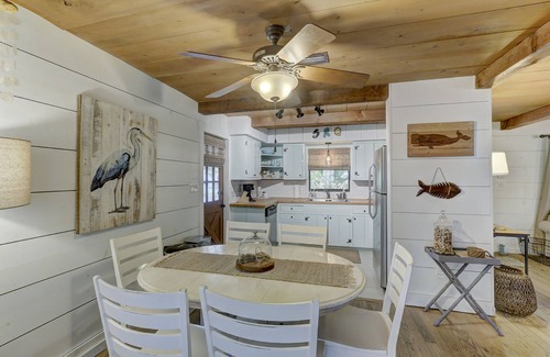 Southgate House | Beautiful Beach Cottage 2 Bed/2 Bath 10 Minutes To Siesta Key Beach and Downtown