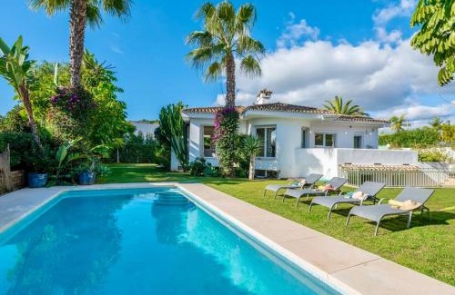 Urbanizacion Marbessa Villa | Beautiful beach villa Marbella