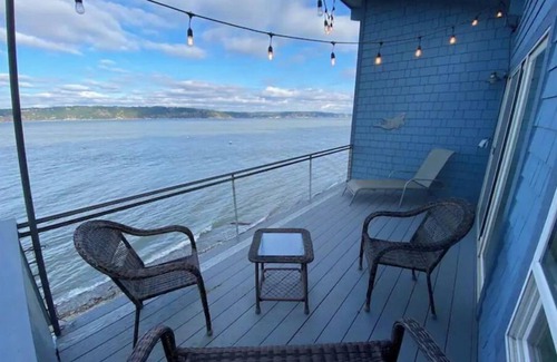 Camano Island House | Beautiful Beachfront Home on Camano Island