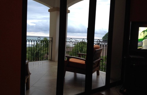 Barrio Los Faroles Condo | Beautiful Beachfront Ocean View Condo