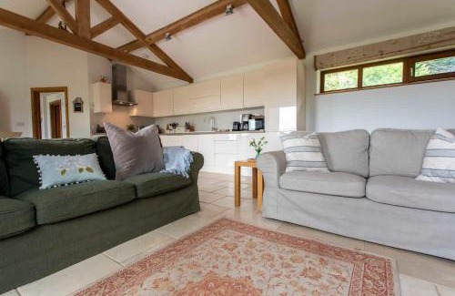 Corsham House | Beautiful Box Hill Lodge