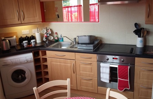 Chorley Apartment | BEAUTIFUL BRIGHT MODERN GROUND FLOOR APARTMENT,PARKING, WIFI.